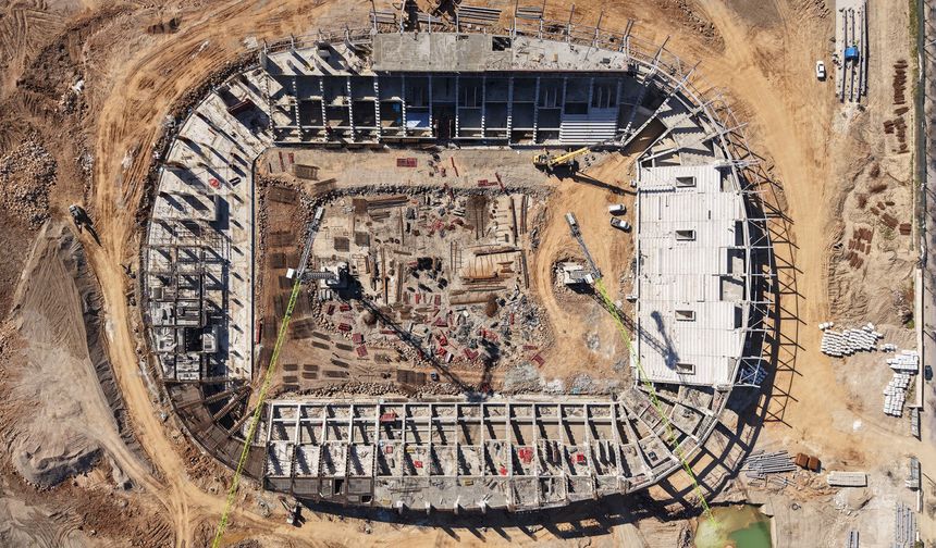 Dulkadiroğlu İstasyon Mahallesi’nde şehrin yeni stadyumu hızla yükseliyor!