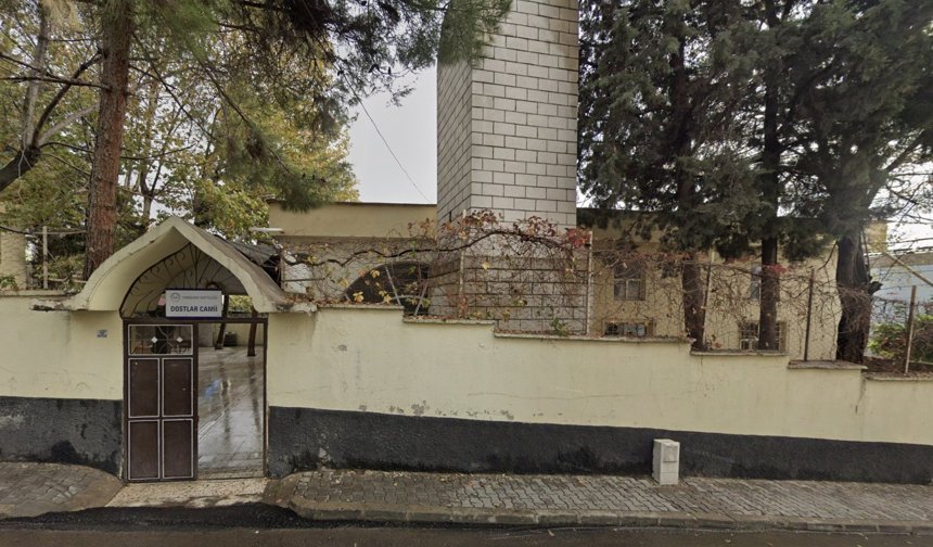 Depremde Yıkılan Dostlar Camii, Yeniden Ayağa Kalkıyor