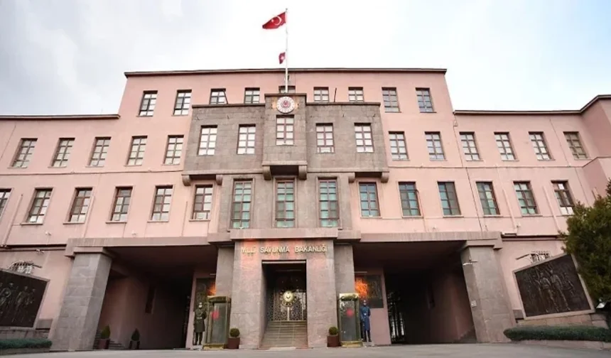 Ankara’da Askeri Helikopter Kaza Kırıma Uğradı: 5 Personel Hastaneye Kaldırıldı