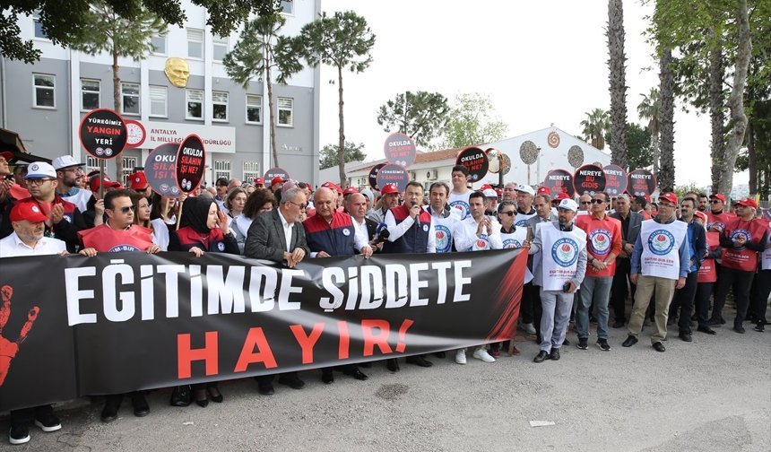 Şanlıurfa ve Kahramanmaraş'taki Okul Saldırıları Protesto Edildi