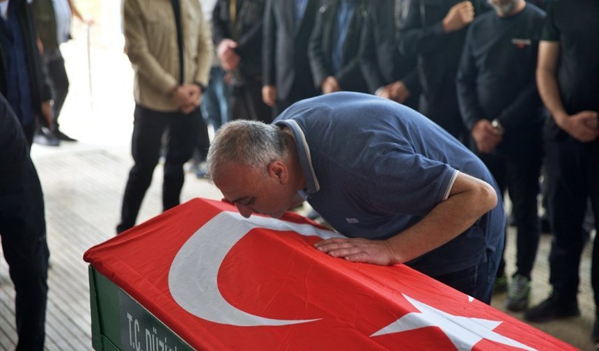 Minik Adnan Osmaniye'de Toprağa Verildi