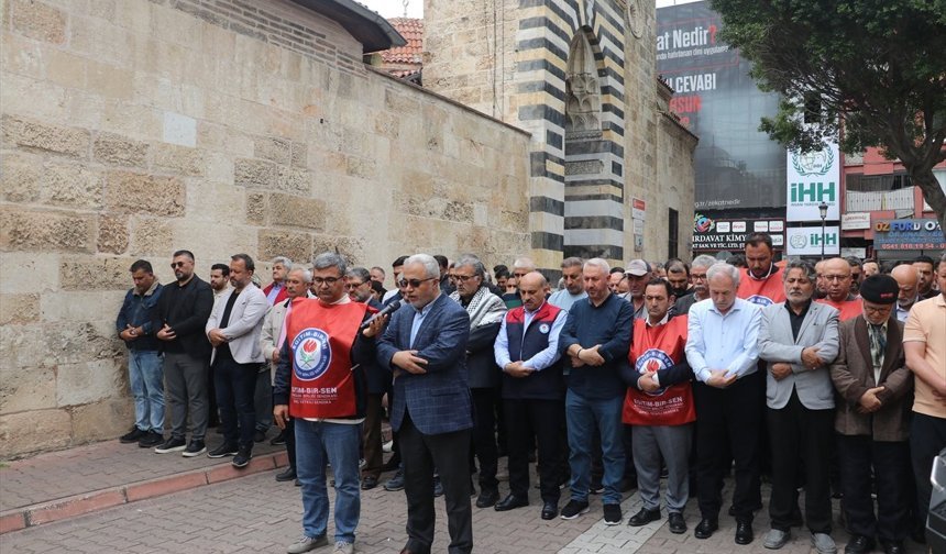 Kahramanmaraş'taki saldırıda hayatını kaybedenler için pek çok ilde gıyabi cenaze namazı kılındı