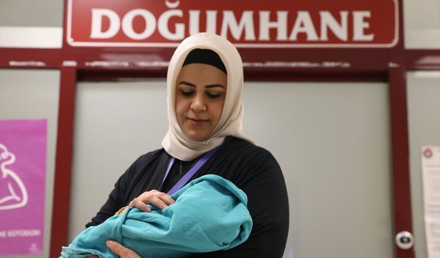 Kahramanmaraş'ta Tuğba ebe 17 yıldır bebeklerin "ilk nefesine" şahitlik ediyor