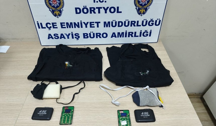 Ehliyet sınavına kopya düzeneğiyle girmeye çalışan 2 kardeş yakalandı