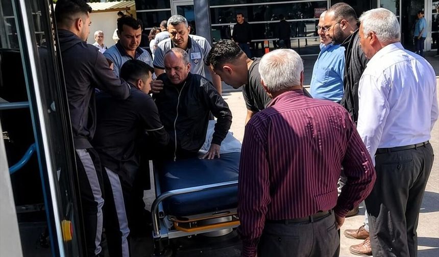 Adıyaman'da halk otobüsü şoförü fenalaşan yolcuyu hastaneye yetiştirdi