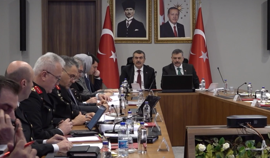 Okul Saldırıları Sonrası Üst Düzey Toplantı Başladı: Yeni Önlemler Masada!