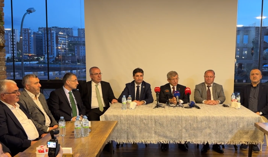 Ahmet Davutoğlu'ndan Kahramanmaraş'a Taziye Ziyareti