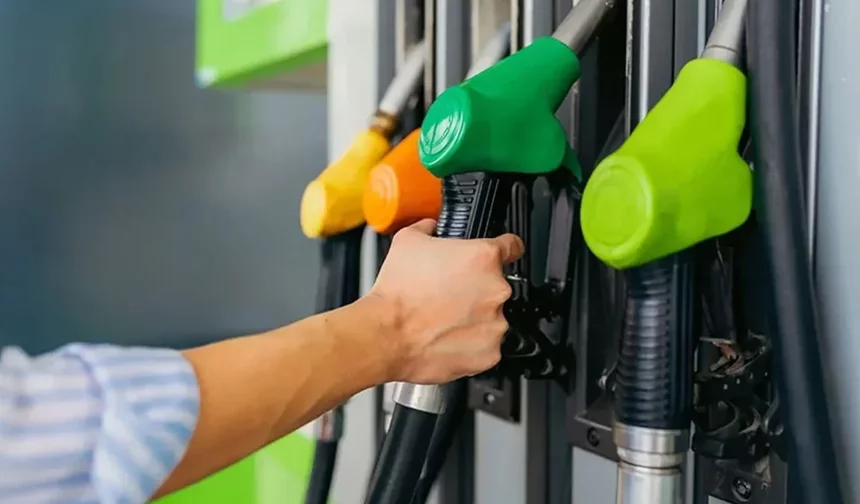 İndirim Sevinci Kısa Sürdü, Akaryakıta Çifte Zam Geliyor!