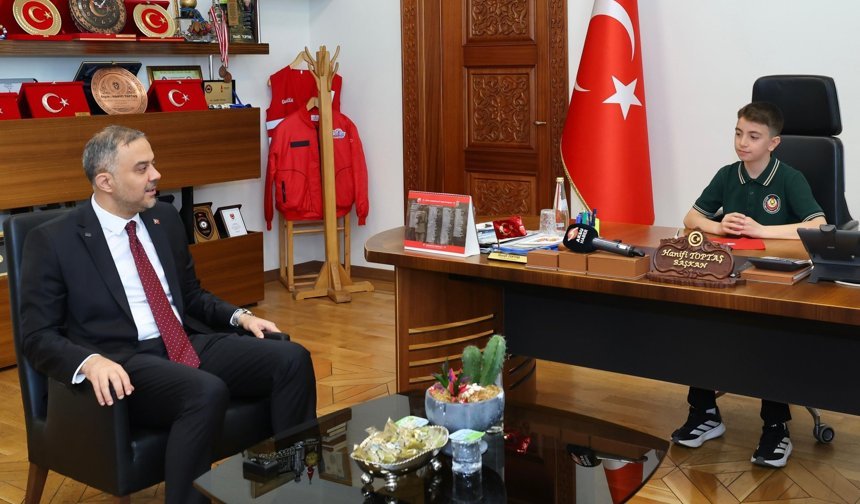 Başkan Toptaş Koltuğunu 23 Nisan'da Halil Sami’ye Devretti