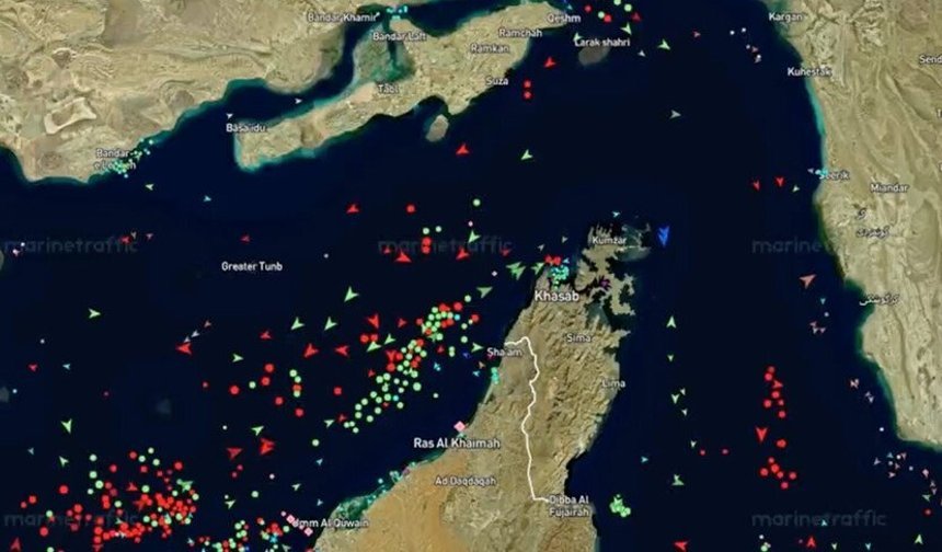 Hürmüz boğazı'nda sular durulmuyor