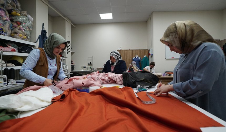 KAMEK’te Bahar Dönemi Başladı: 26 Branşta 750 Kursiyere Eğitim