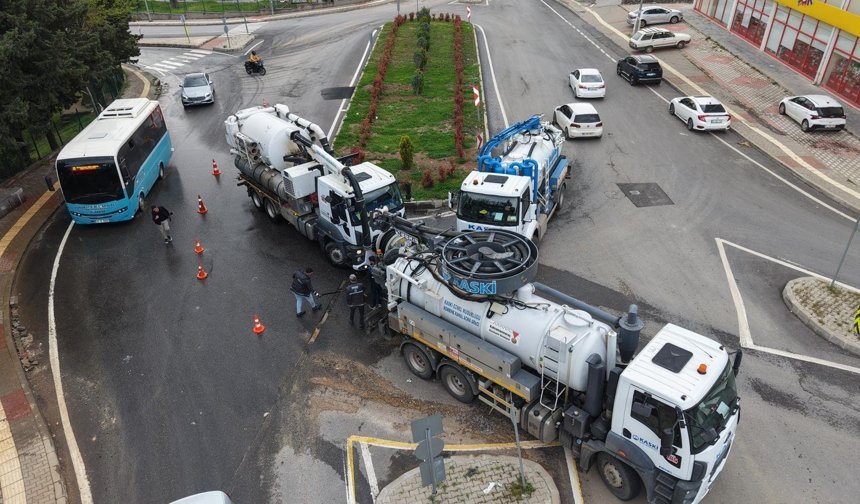Kahramanmaraş'ta yağışlar sonrası yol çalışmaları sürüyor