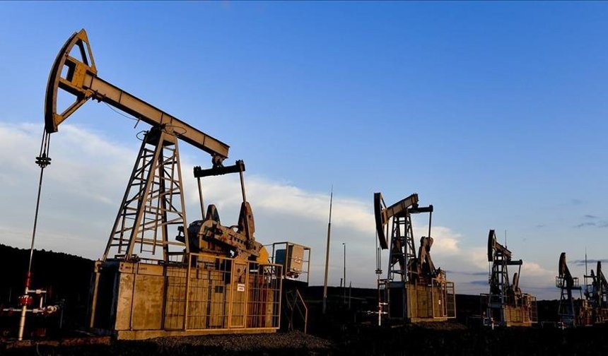 ABD-İran Görüşmelerinin Ardından Petrolde Yeni Kriz: Fiyatlar 100 Doları Aştı!