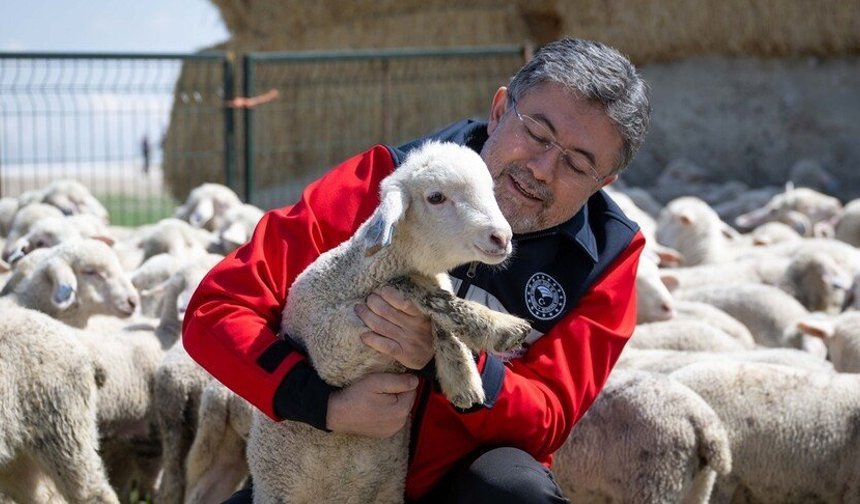 Bakan Yumaklı: "Anadolu'yu küçükbaş hayvancılığın merkezi haline getirmeye devam edeceğiz"