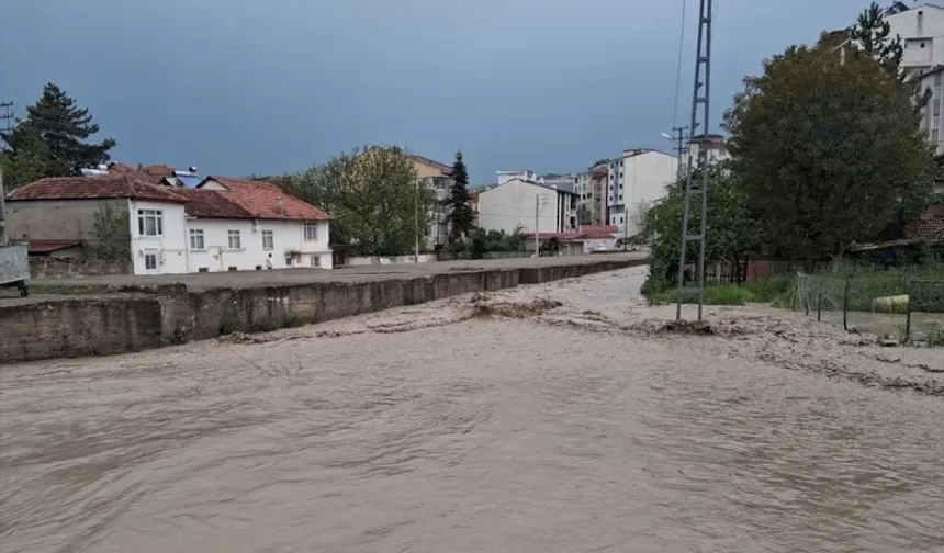 Sağanak sonrası Havza'da hasar tespit ve temizlik çalışması yapıldı