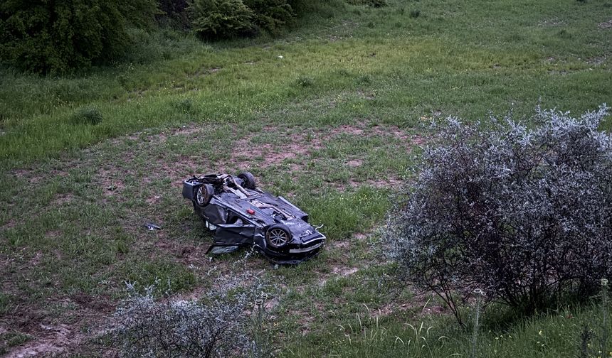 Adıyaman'da devrilen otomobildeki 4 kişi yaralandı