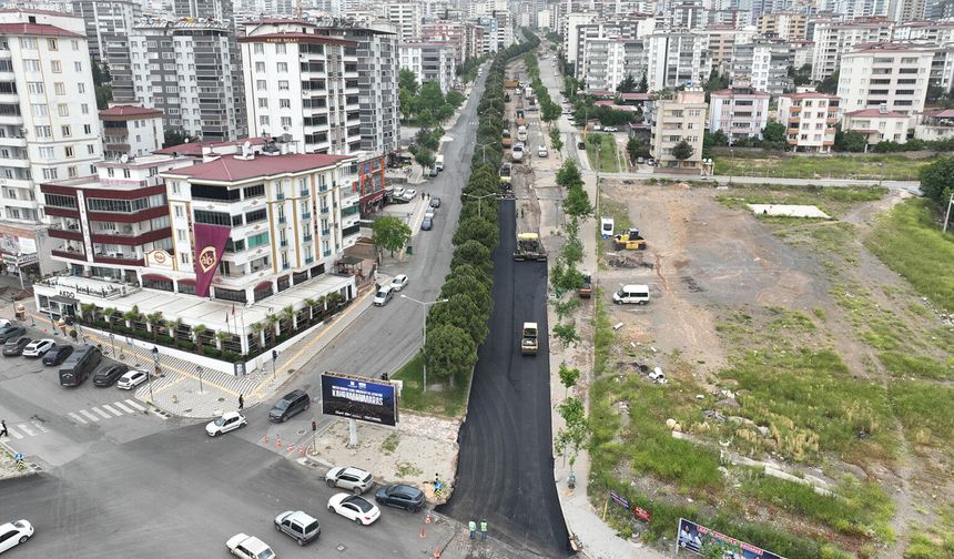 Ahır Dağı Caddesi’nde Asfalt Serimine Başlandı