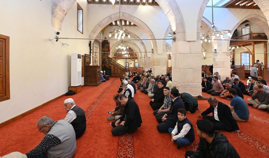 Kahramanmaraş Şehitleri İçin Tek Yürek Oldu: Ulu Camii’nde Anlamlı Buluşma