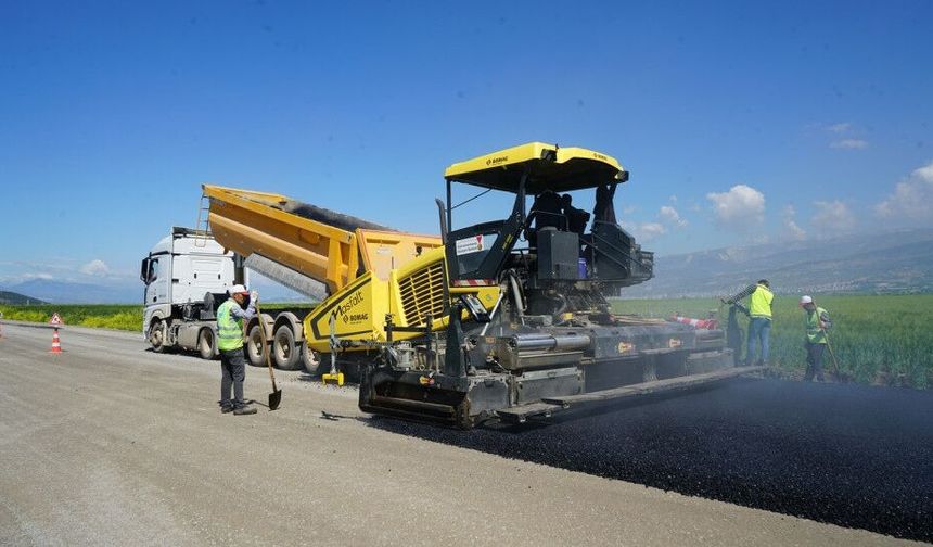 Büyükşehir’den ulaşımda çifte hamle: İlçelerde ve merkezde asfalt seferberliği