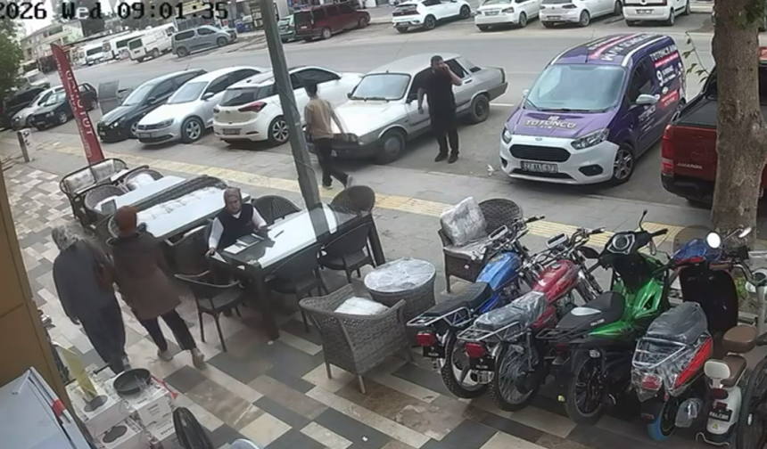Kahramanmaraş'ta Deprem Anı Güvenlik Kameralarına Yansıdı!