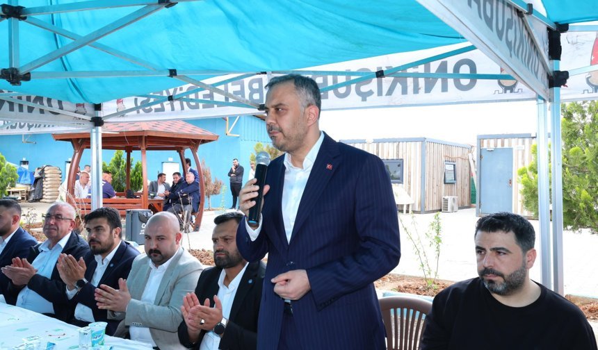 Başkan Toptaş, 1 Mayıs'ta Emekçilerle Bir Araya Geldi