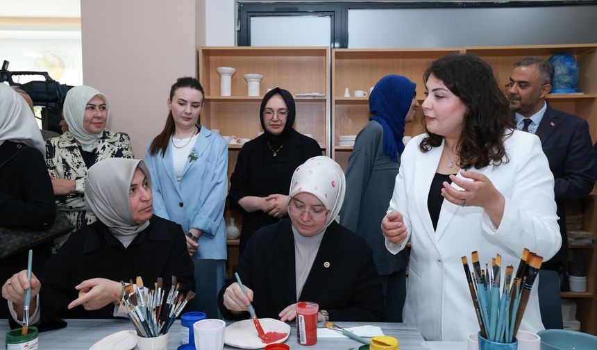 Milletvekili Köksal, Kadın Emeği Sergisinde Kursiyerlerle Buluştu