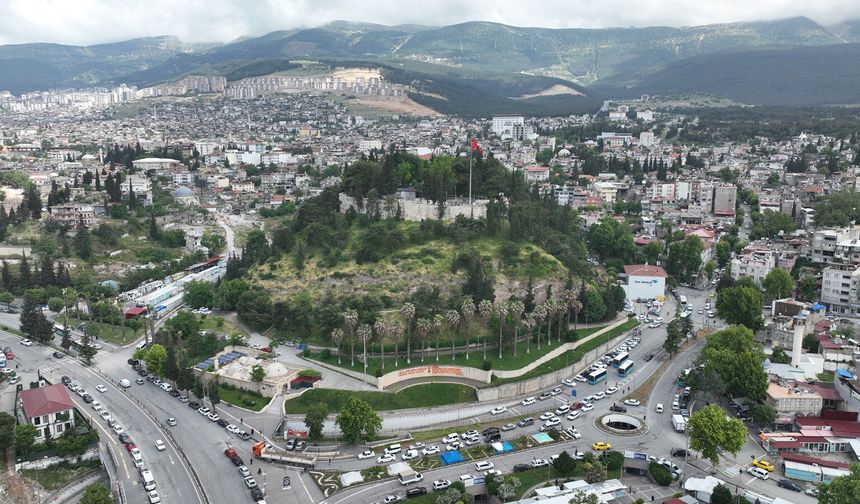 Tarihi Kahramanmaraş Kalesinde Depremin İzleri Hızla Siliniyor