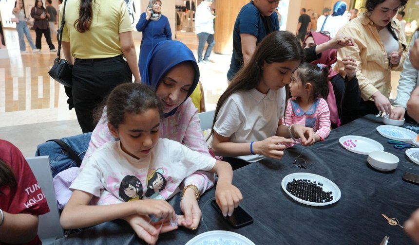 Kahramanmaraş'ta Anneler Günü'ne Özel "Çanta Süsü Yapımı" Etkinliği Düzenlendi