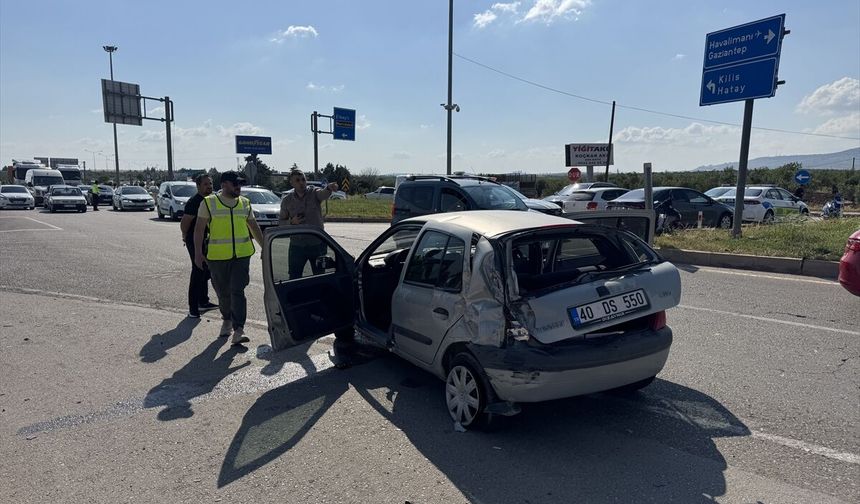 Kilis'te zincirleme trafik kazasında 8 kişi yaralandı