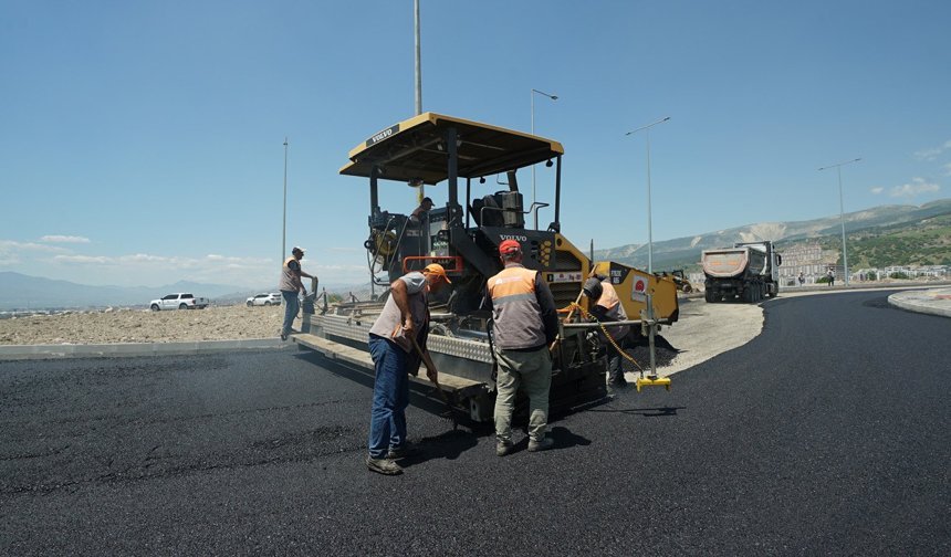 Kahramanmaraş'ta Şehir Tarihinin En Büyük Asfalt Hamlesine Start Verildi
