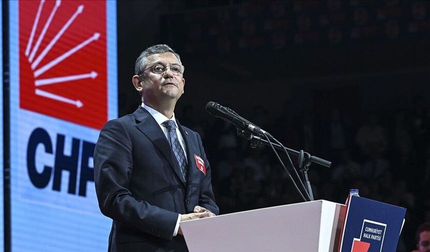 Özgür Özel, CHP Grup Başkanı seçildi