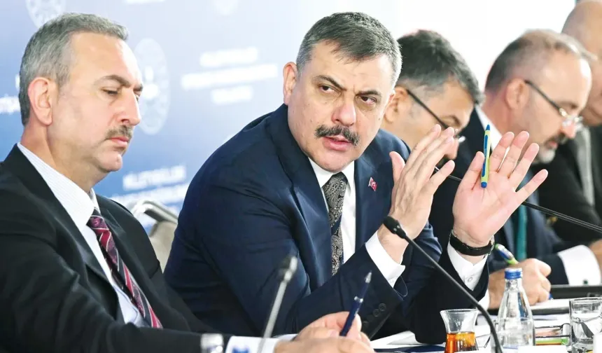 Bakan Çiftçi Duyurdu: Suriyelilere Çalışma İzni Muafiyeti Getirildi