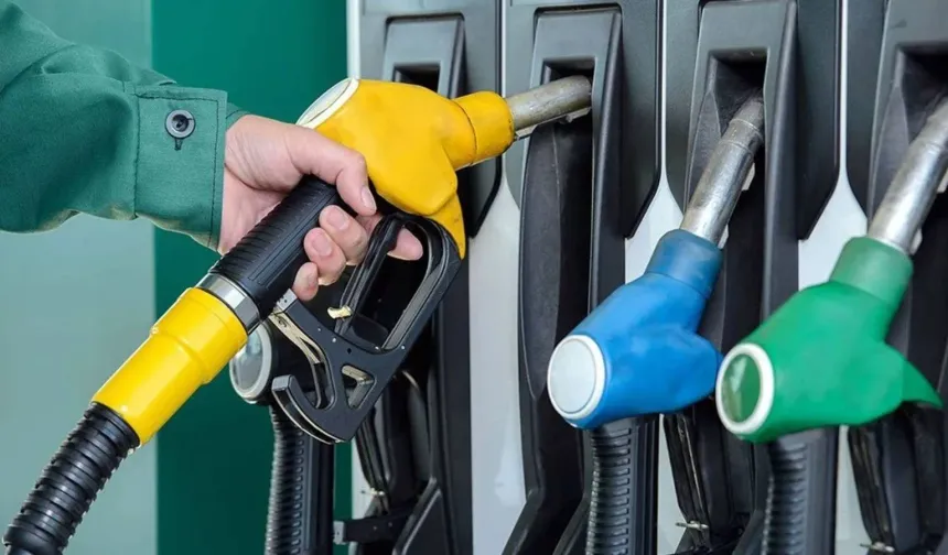 Benzine Şok İndirim Geliyor! Pompa Fiyatları Yeniden Değişiyor