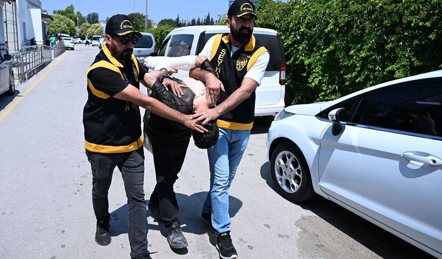 Adana'da yolda yürüyen kadını bıçaklayan zanlı tutuklandı