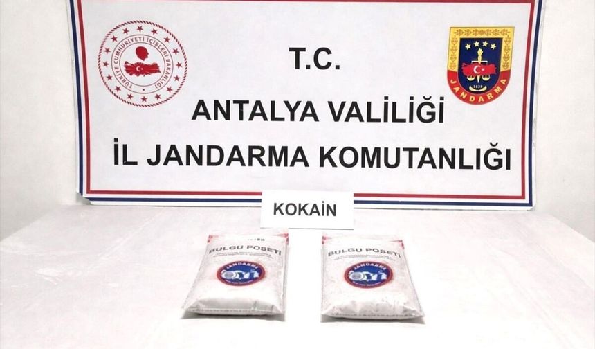 Antalya'da 1 kilo 375 gram kokain ele geçirildi