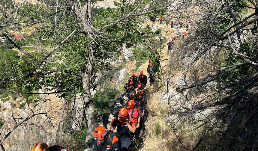 10 ilden gelen ekipler Kahramanmaraş'ta dağ kurtarma eğitimi alıyor