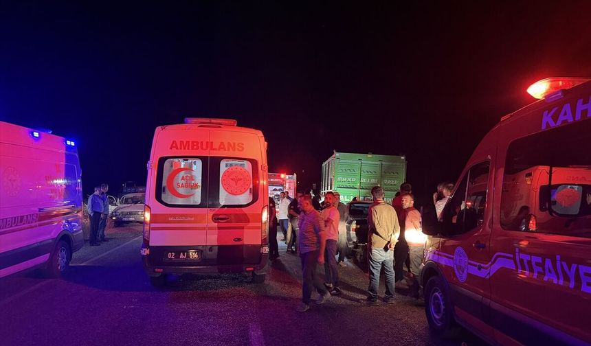 Adıyaman'da otomobilin traktöre arkadan çarptığı kazada 1 kişi öldü
