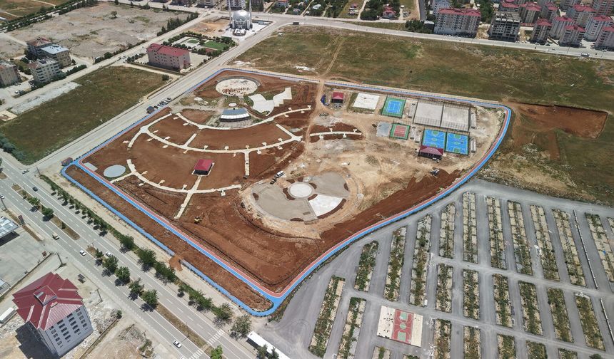 Afşin Millet Bahçesi 70 Milyonluk Yeni Tasarımıyla Hizmete Hazırlanıyor