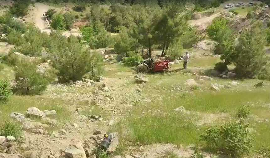 Kahramanmaraş’ta Facianın Eşiğinden Dönüldü: Traktör Uçuruma Yuvarlandı