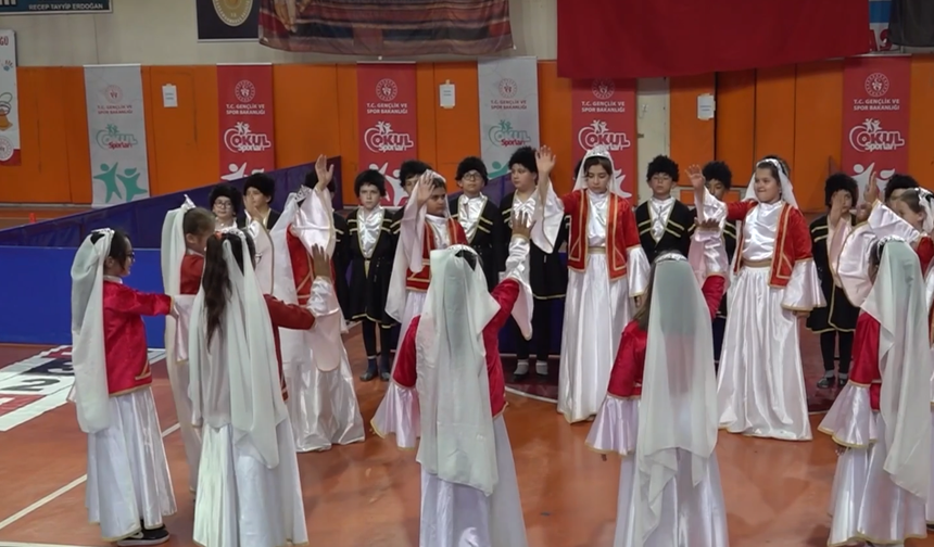 Kahramanmaraş'ta "Geleneksel Çocuk Oyunları Şenliği" düzenlendi