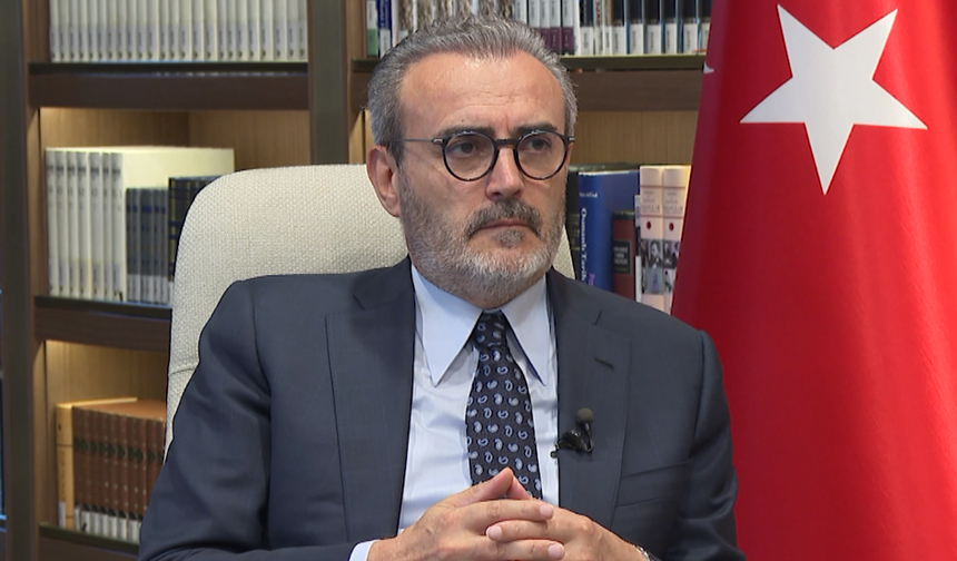 Mahir Ünal’dan Düşünce Dünyasına Yeni Katkı: “Bronz Süvari” Raflarda