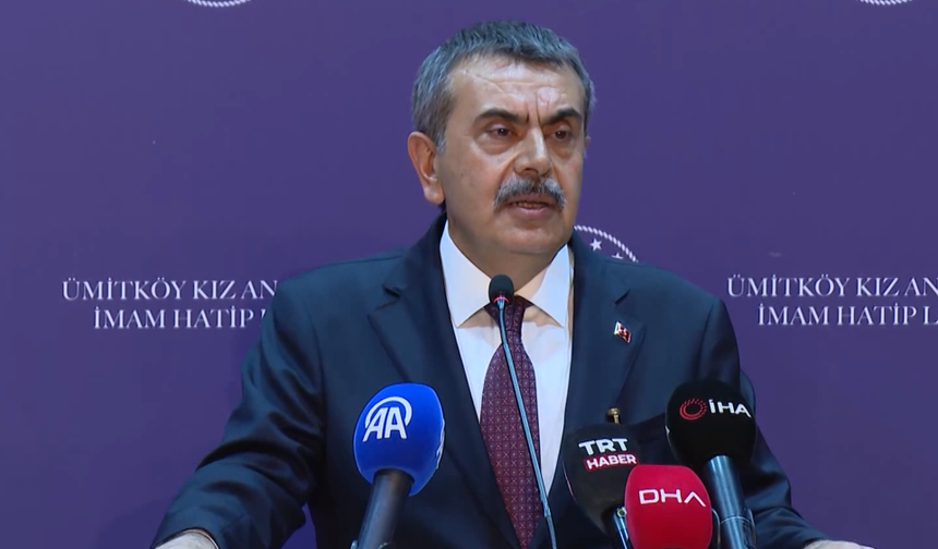Bakan Tekin’den Mezuniyet Töreninde Eğitim Vurgusu
