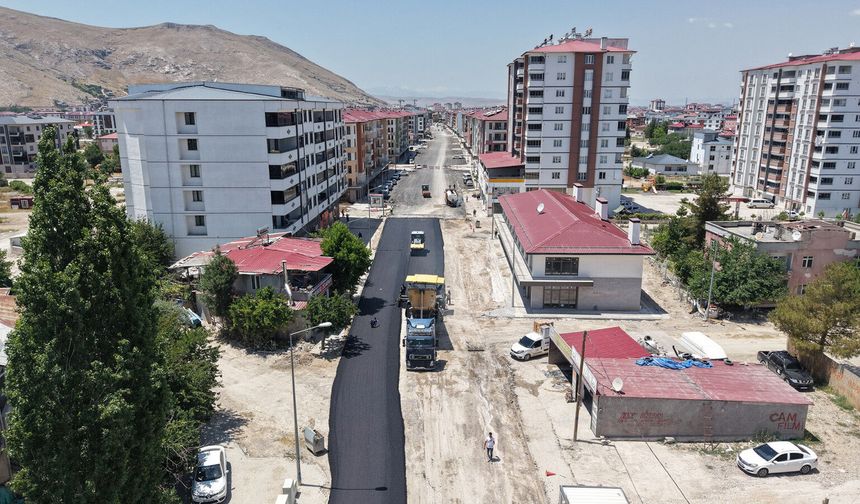 Elbistan Hacı Esat Efendi Caddesi Modern Görünüme Kavuşuyor