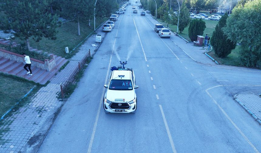 Elbistan’da Zararlılara Karşı Mücadele: İlaçlama Kesintisiz Sürüyor