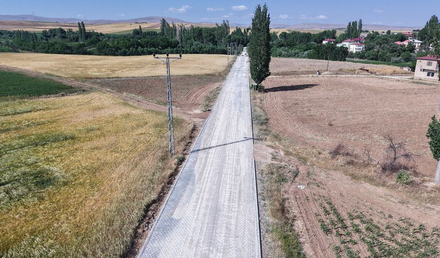Afşin’in Kırsal İnci Mahallesi’nin Yolları 5 Bin Metrekarelik Kilit Parke ile Yenilendi
