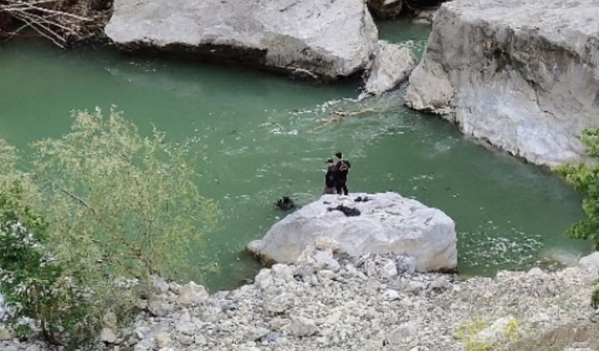 Kahramanmaraş'ta Ceyhan Nehri'nde Akıntıya Kapılan Kişinin Cansız Bedenine Ulaşıldı