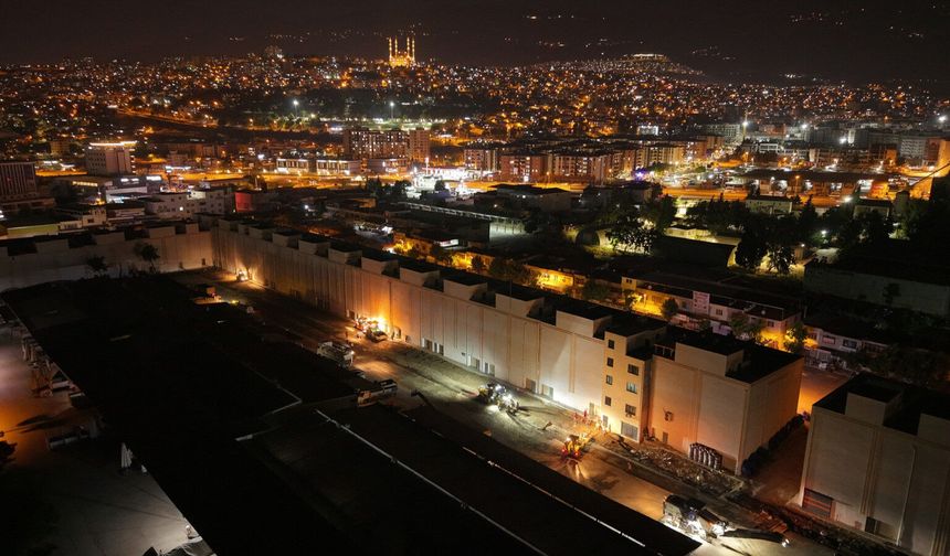 Toptancılar Sitesinde Asfalt Mesaisi Gece Gündüz Sürüyor
