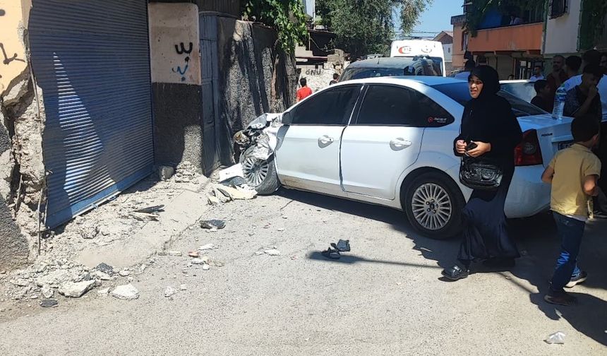 Dulkadiroğlu’nda Feci Kaza: 5 Yaşındaki Çocuk ve Sürücü Yaralandı