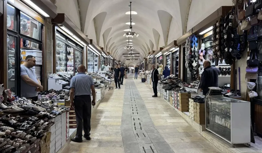 Sıcak Havalarda Ayak Sağlığı İçin Doğru Ayakkabı Uyarısı!