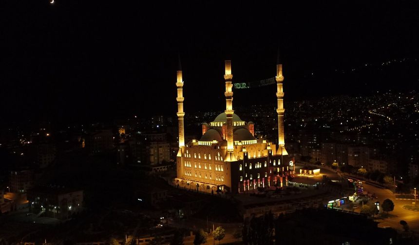 15 Temmuz’un 10. Yılında Türkiye Tek Yürek: Camilerden Aynı Anda Selalar Yükselecek!